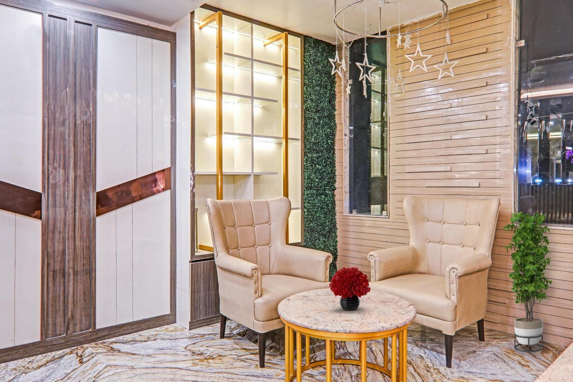 Super Townhouse Hotel Impact Chinhat ภายนอก รูปภาพ